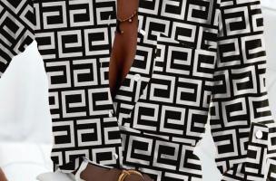 Elegante Bluse mit geometrischem Print  Lavlenta, weiß