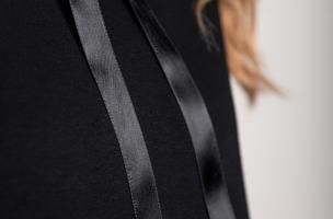 Langärmeliges Sport-T-Shirt aus Baumwolle mit Kapuze und breiten Trägern  Kamaria, schwarz