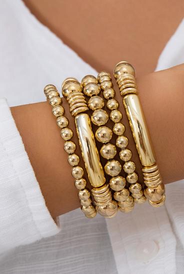 Elegantes Set aus vier Armbändern, goldfarben