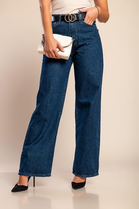 Das Model auf dem Foto ist 170 cm groß und trägt Größe S.