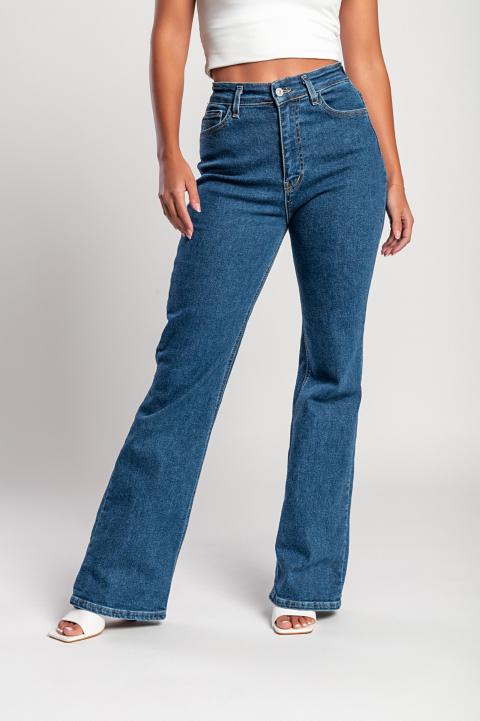 Das Model auf dem Bild ist 170 cm groß und trägt Größe S.