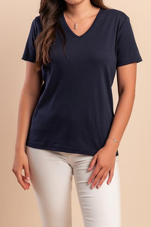 Das Model auf dem Bild ist 170 cm groß.