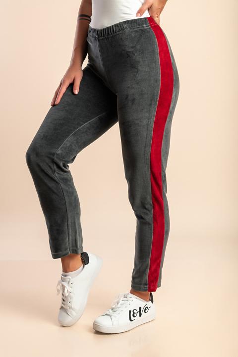 Das Modell ist 170 cm groß