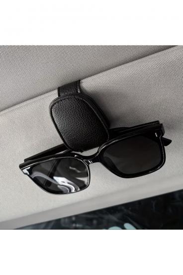 Praktischer Brillenhalter mit Magnetverschluss für die Sonnenblende im Auto